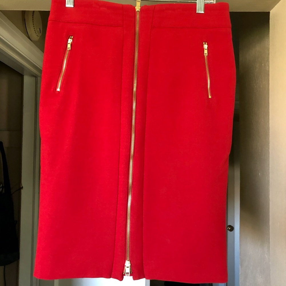 Red lined zipper professional skirt